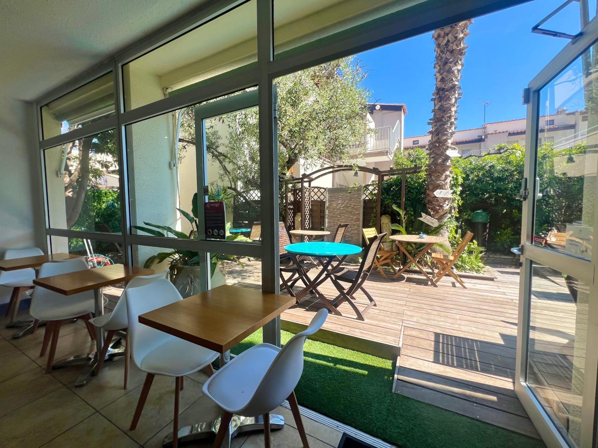 Hotel Les Grenadines Agde Esterno foto